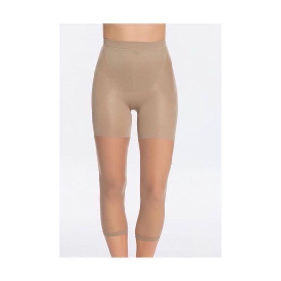SPANX Other - Spanx Power Capri, nude